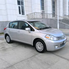 Nissan Versa 2011