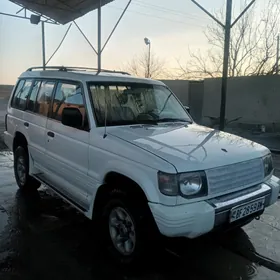 Mitsubishi Montero 1994