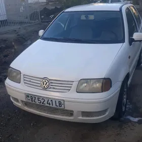 Volkswagen Polo 2001