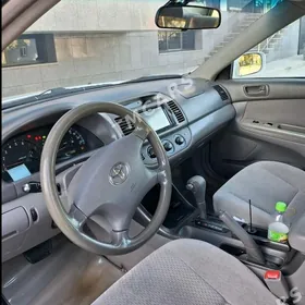 Toyota Camry 2004