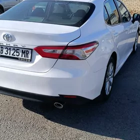 Toyota Camry 2019