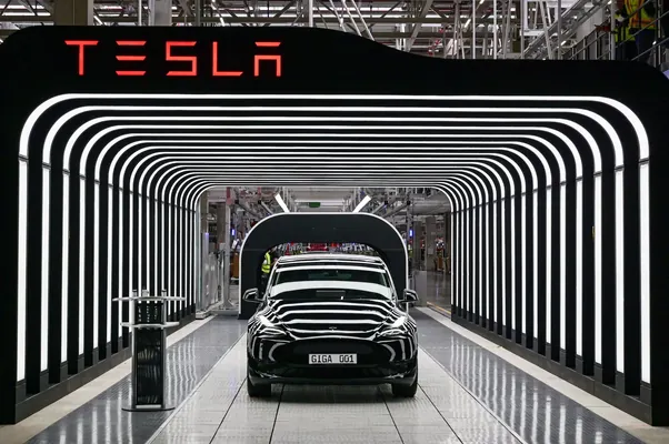Tesla преодолела триллионный рубеж, акции выросли на 30%: теперь у Маска – $314 млрд