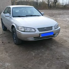 Toyota Camry 2000