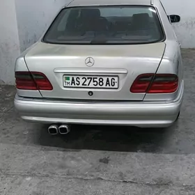 Mercedes-Benz E320 1996