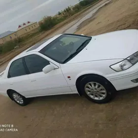 Toyota Camry 2000