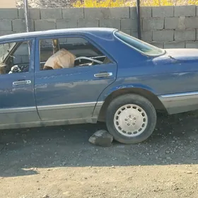 Mercedes-Benz W126 1987