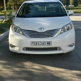 Toyota Sienna 2011