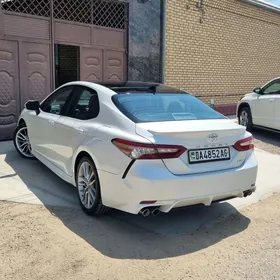 Toyota Camry 2018