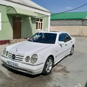 Mercedes-Benz E320 2000