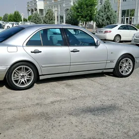 Mercedes-Benz E320 2000