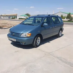 Toyota Sienna 2001