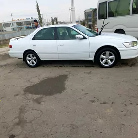 Toyota Camry 2001