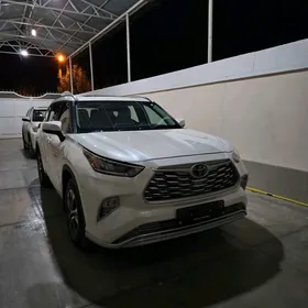 Toyota Highlander 2020