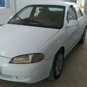 Hyundai Elantra 1998