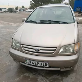 Toyota Sienna 2002