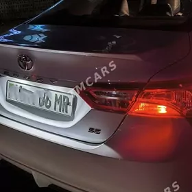 Toyota Camry 2019