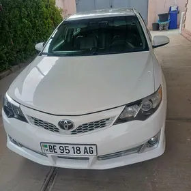 Toyota Camry 2014