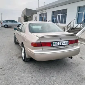 Toyota Camry 2000