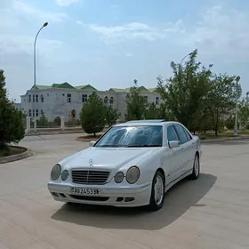 Mercedes-Benz E320 2001