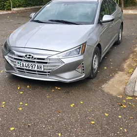 Hyundai Elantra 2020