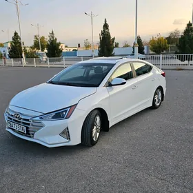 Hyundai Elantra 2020