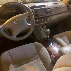 Toyota Camry 2004