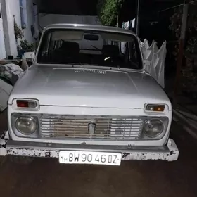 Lada Niva 2000