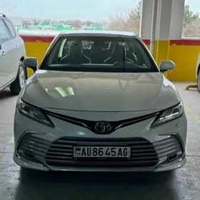 Toyota Camry 2018