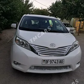 Toyota Sienna 2016