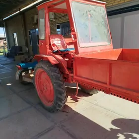 MTZ 82 2003