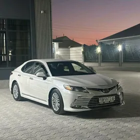 Toyota Camry 2018