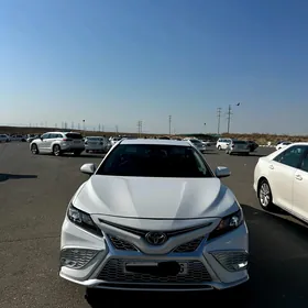 Toyota Camry 2020