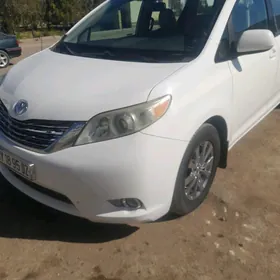 Toyota Sienna 2012