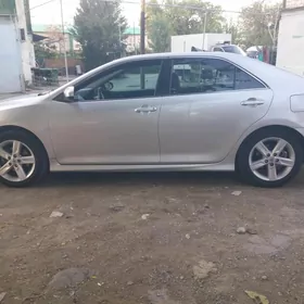 Toyota Camry 2013