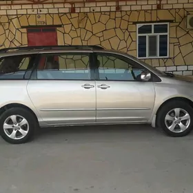 Toyota Sienna 2004