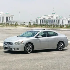 Nissan Maxima 2011