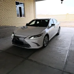 Lexus ES 350 2019