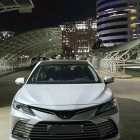 Toyota Camry 2020