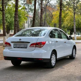 Nissan Almera 2015