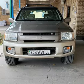 Infiniti QX4 2002