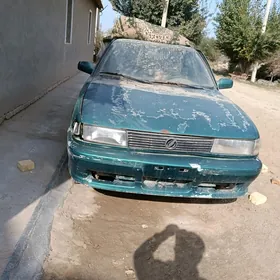 Nissan Sunny 1992