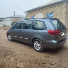 Toyota Sienna 2005