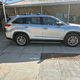 Toyota Highlander 2019