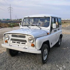 UAZ 469 2005