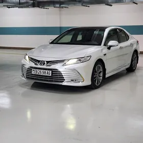 Toyota Camry 2021