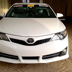 Toyota Camry 2014