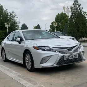 Toyota Camry 2019