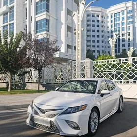 Toyota Camry 2018