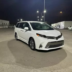 Toyota Sienna 2020