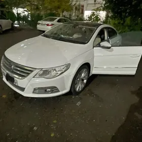 Volkswagen CC 2011